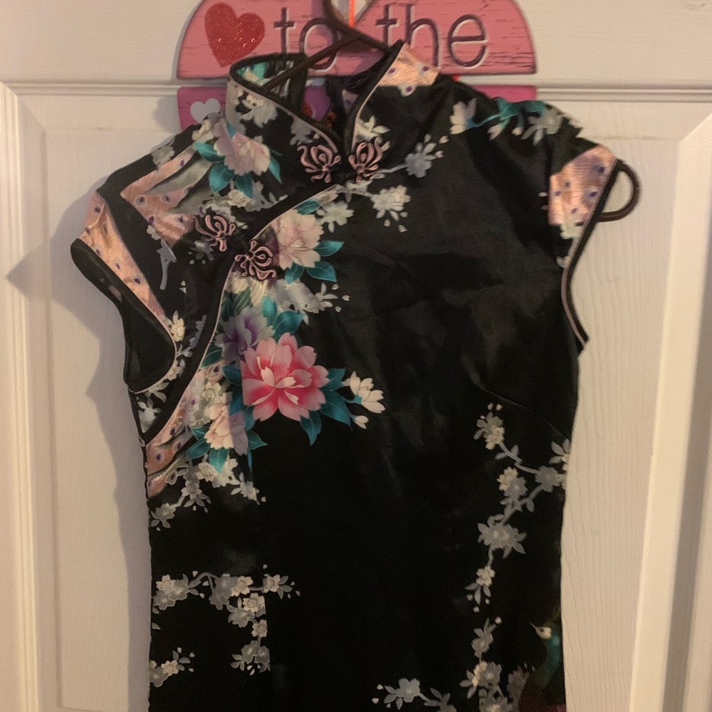 Dress - Picture 3 of 3